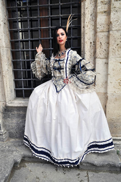 Costume Storico abito epoca settecento (1)