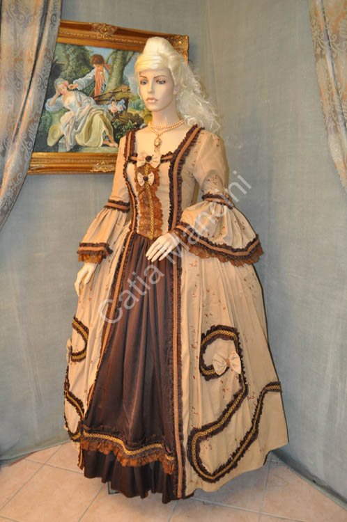 Dama-Veneziana-del-1736-Carnevale (15)