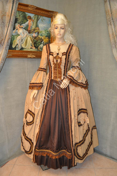 Dama-Veneziana-del-1736-Carnevale (9)