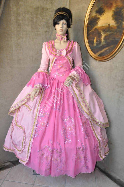 Marie Antoinette Bals de Versailles Costume (9)