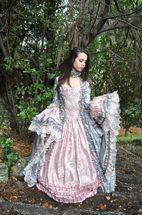 Costume Storico Donna del Settecento (14)