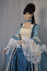 Costume Marie Antoinette of 1700 women (2)