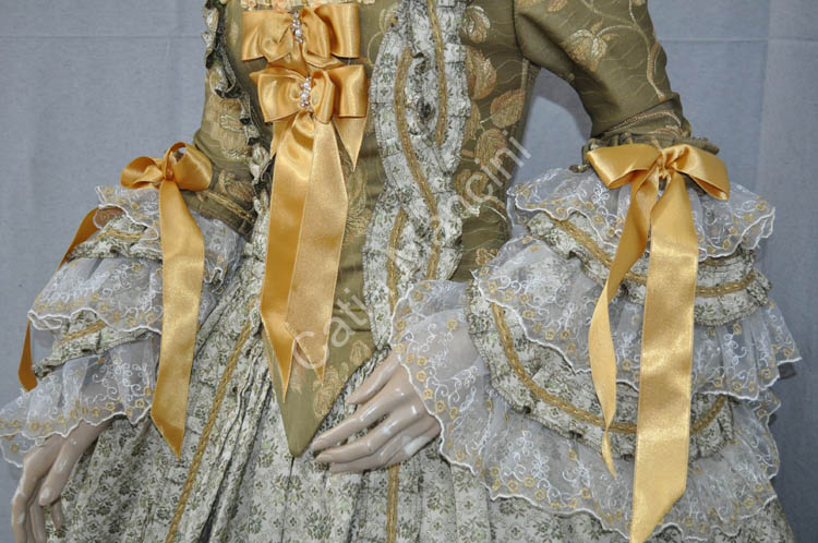 Vestito femminile del 1700 (15)