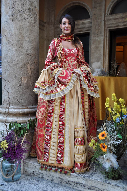 historical 18th century  costume  (4)