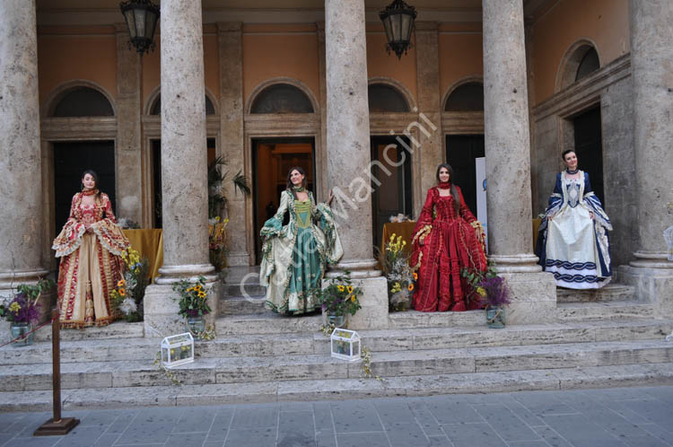 historical 18th century  costume  (6)