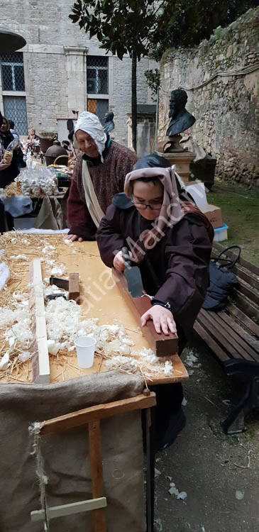 Artigiani sulla via di betlemme presepe vivente (17)