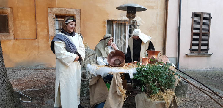 Artigiani sulla via di betlemme presepe vivente (21)