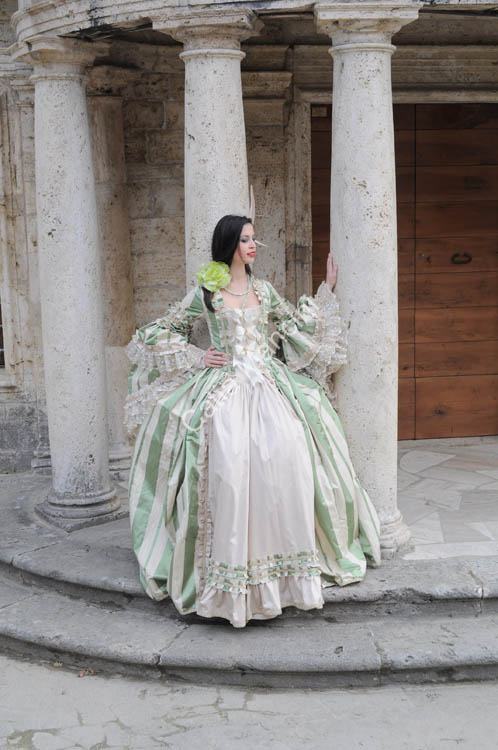 24 Storici Costumi 1700