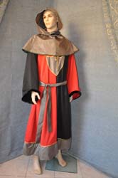 historical-man-medieval-costume (2)